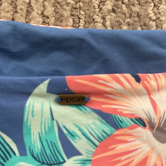 Rip curl size small reversible swim suit!!! - Picture 3 of 6